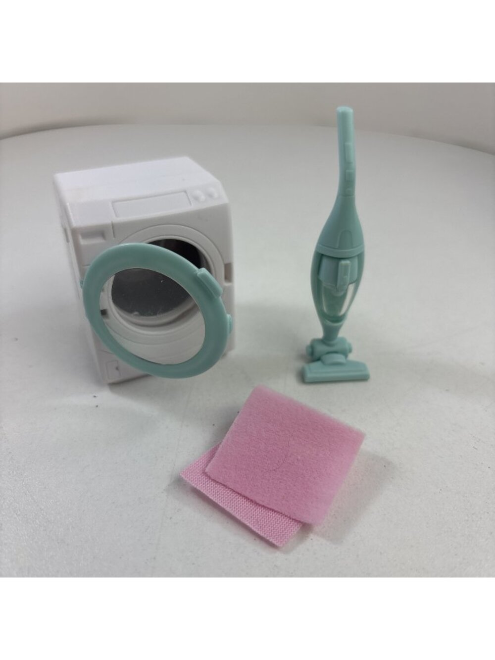 Calico critters/Sylvanian families Laundry Washing Machine & Vacuum Cleaner